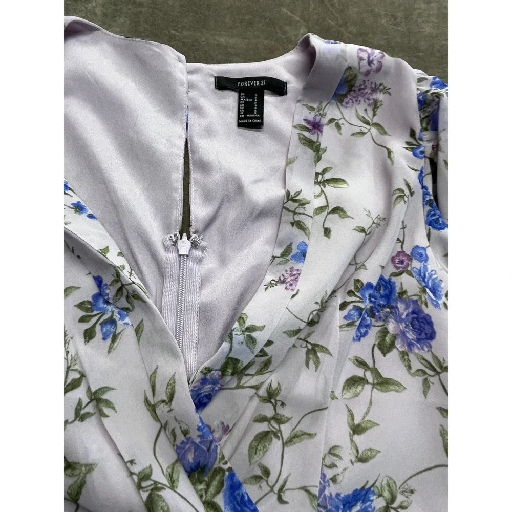 Forever 21 Lavender Blue Floral Ruched Mini Dress‎ Long Sleeve Surplice V-Neck S
